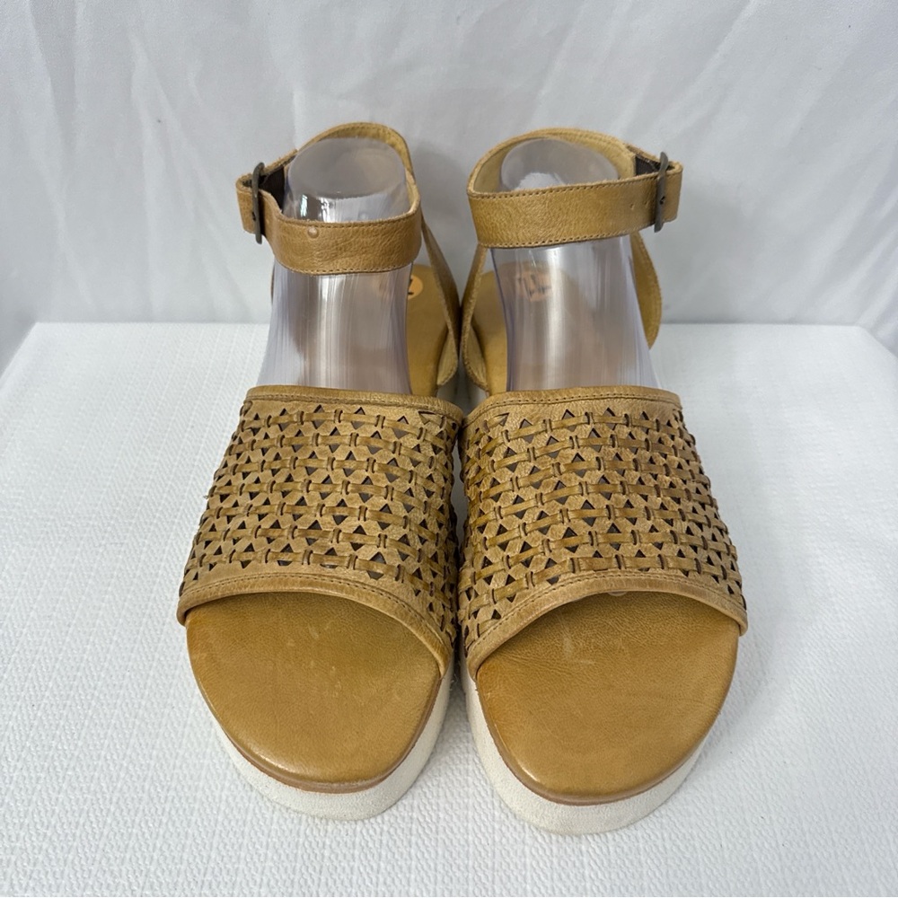 BED|STU Tan Woven Ankle-Strap Platform Sandals - Picture 3 of 9